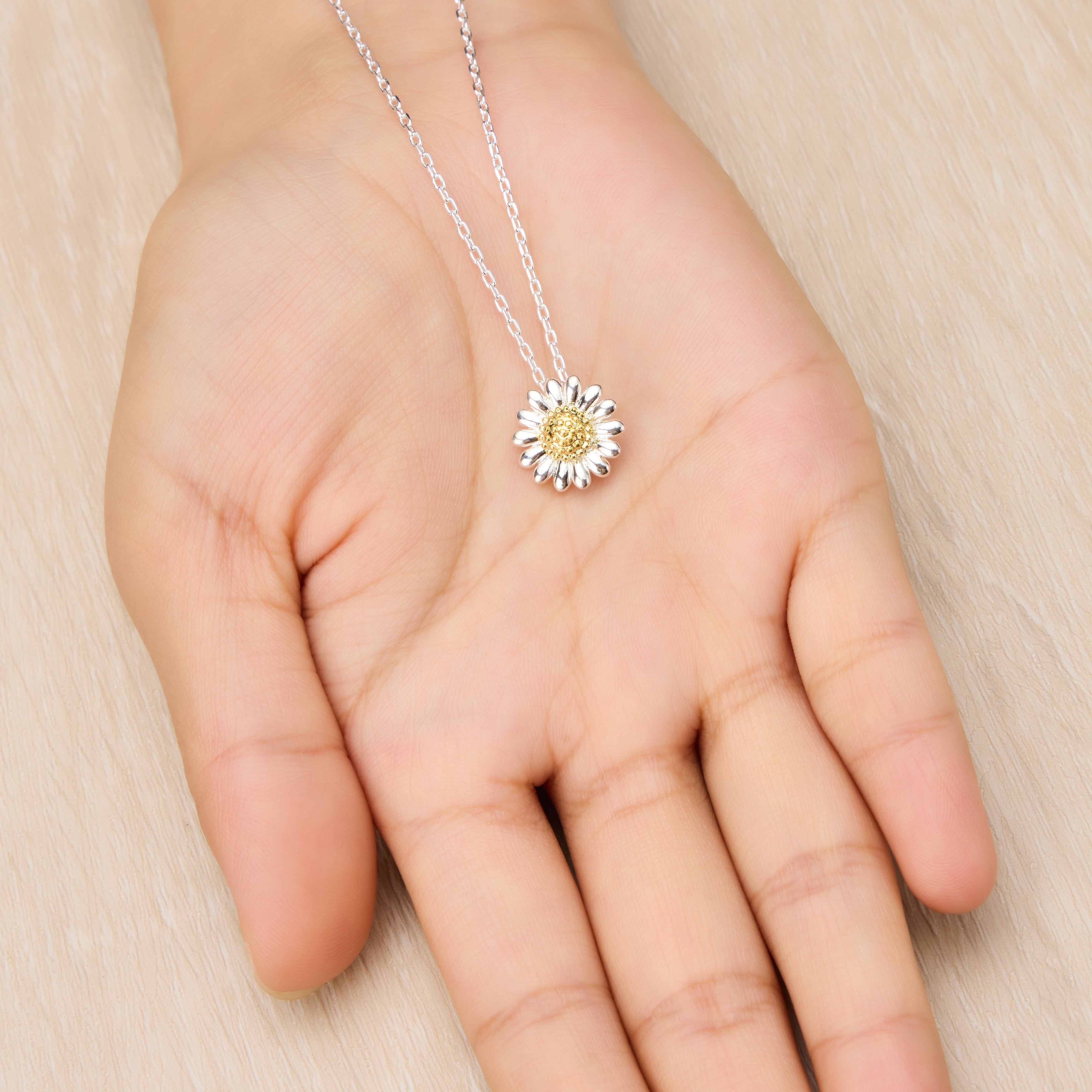 Daisy Necklace