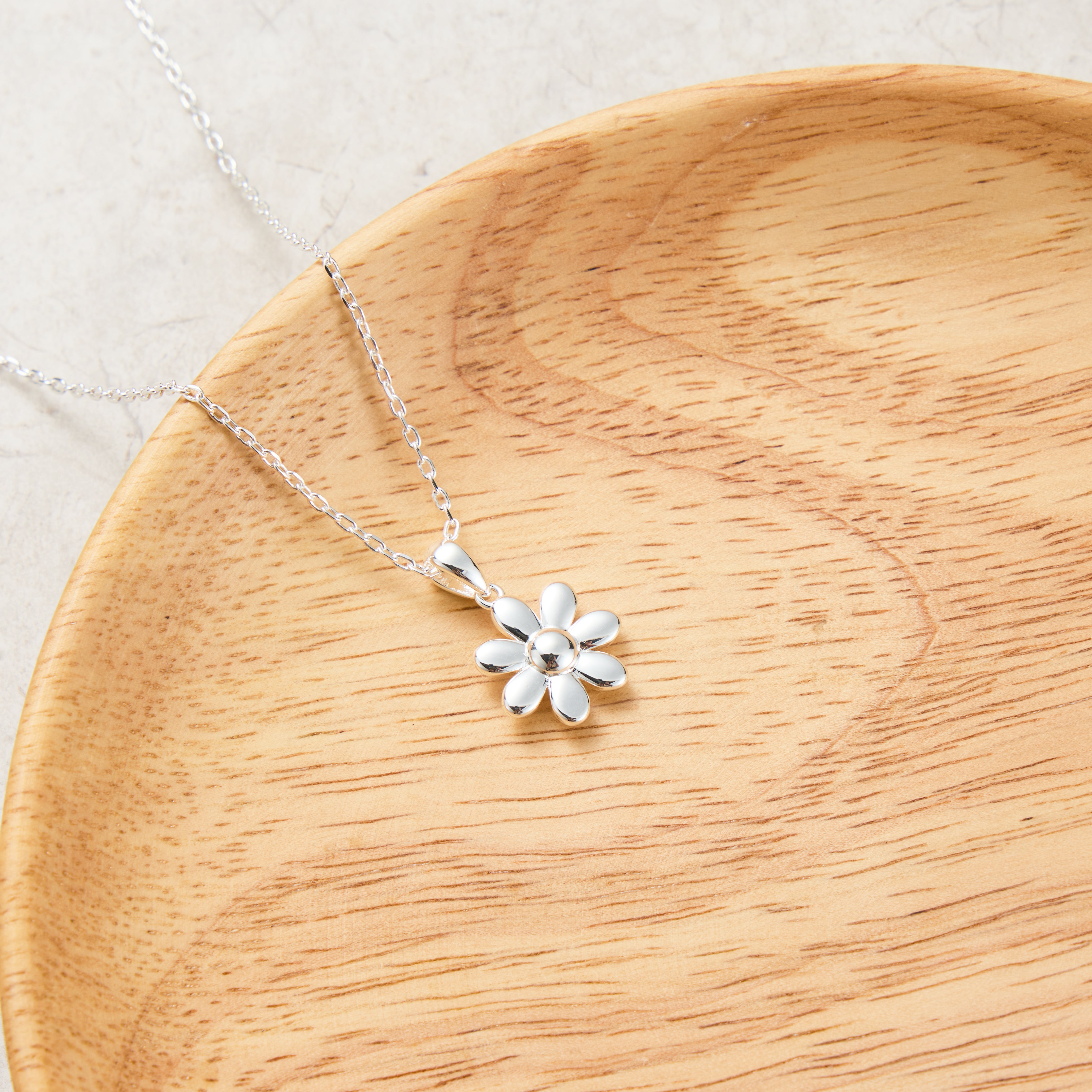 Silver Plated Daisy Necklace